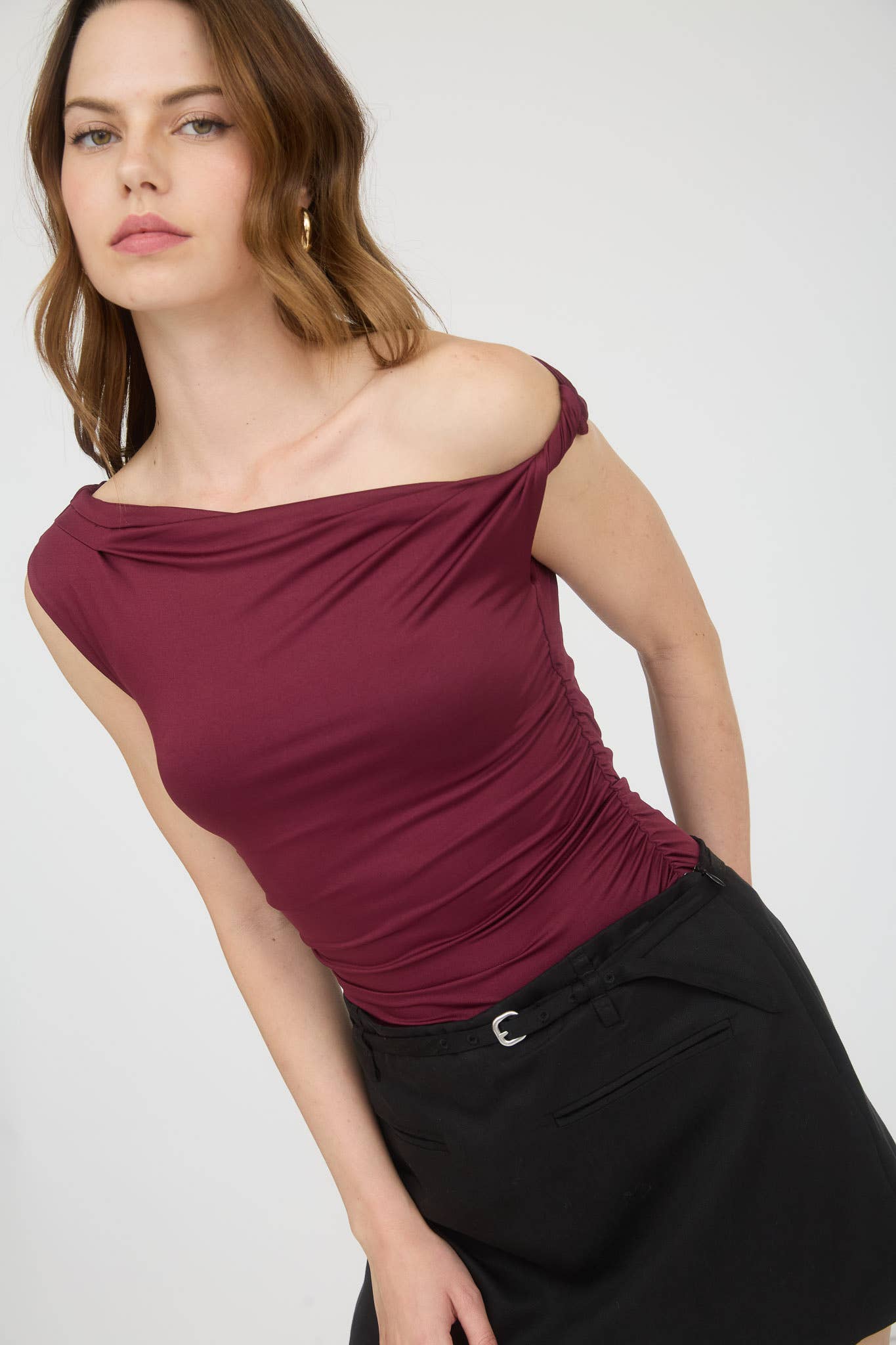 ASYMMETRICAL OFF THE SHOULDER KNIT TOP: BLACK