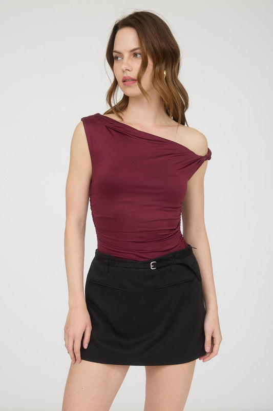 ASYMMETRICAL OFF THE SHOULDER KNIT TOP: BURGUNDY