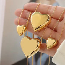Load image into Gallery viewer, Gold Small Heart Necklace
